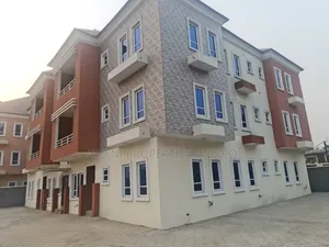3bdrm Block of Flats in Ikeja Gra for rent