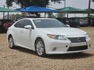 Lexus ES 350 FWD 2015 White
