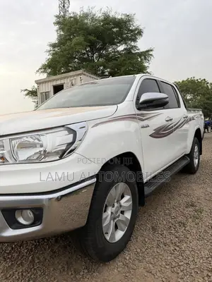 Toyota Hilux 2018 White