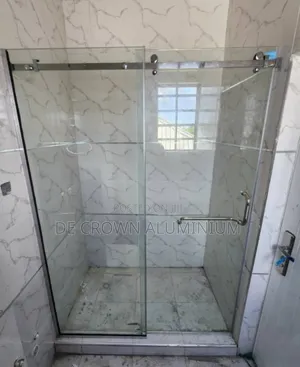 Luxury 10mm Tempered Shower Glass Cubicle With Silver Accessories –