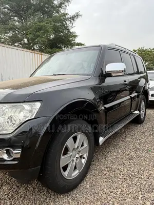Mitsubishi Pajero 2010 Black