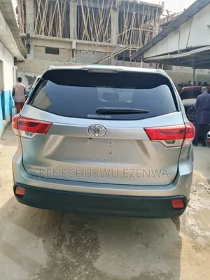 Toyota Highlander LE 2019 Silver