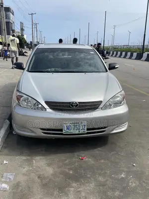 Toyota Camry LE 4dr Sedan (2.4L 4cyl 5M) 2003 Silver