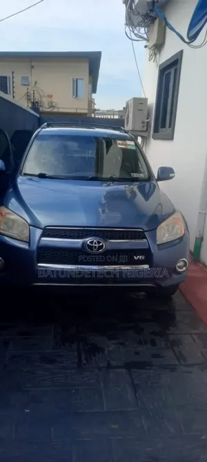Toyota Corolla S 5-Speed 2013 Blue