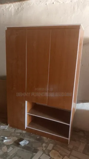 Wardrobe for Ur House Use