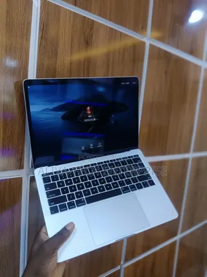 Laptop Apple MacBook Pro 2017 8GB Intel Core i5 SSD 128GB