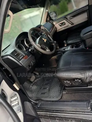 Mitsubishi Pajero 3.8 V6 GLS/GLX 2011 Black