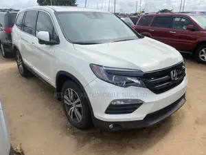 Honda Pilot Touring 4dr SUV (3.5L 6cyl 9A) 2016 White