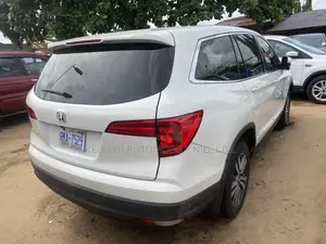 Honda Pilot Touring 4dr SUV (3.5L 6cyl 9A) 2016 White