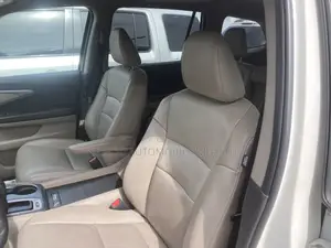 Honda Pilot Touring 4dr SUV (3.5L 6cyl 9A) 2016 White