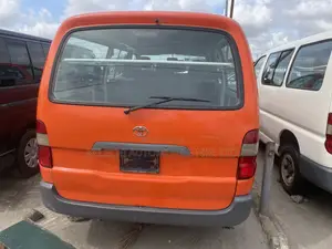 Toyota HiAce 2005 Red