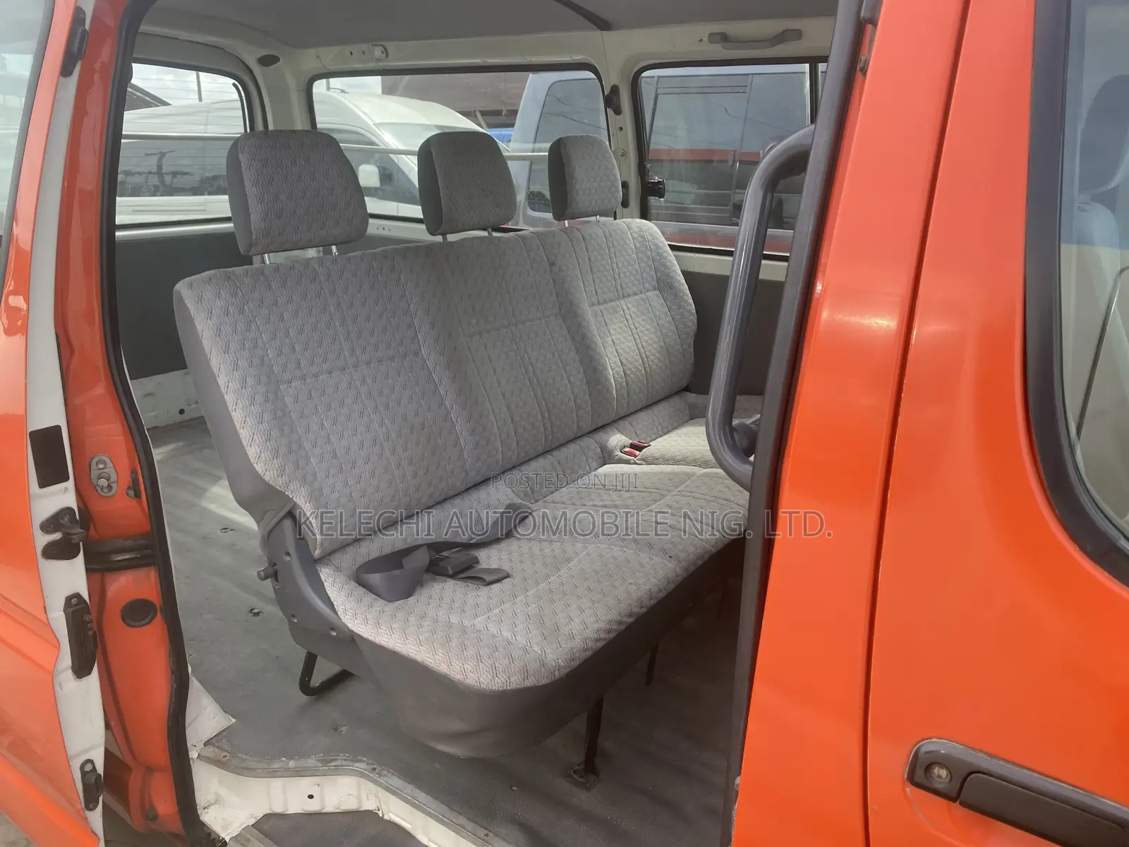 Toyota HiAce 2005 Red