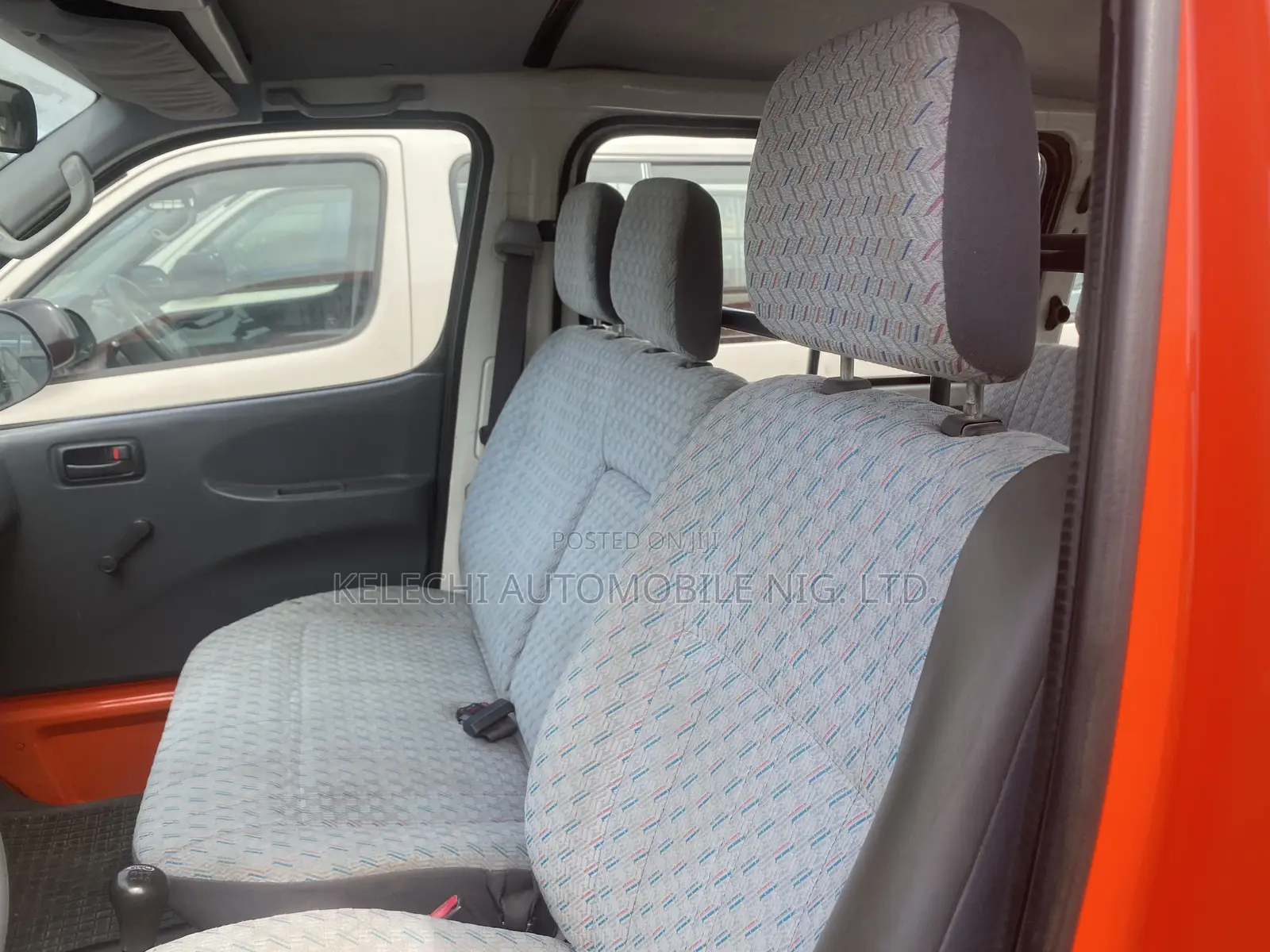 Toyota HiAce 2005 Red