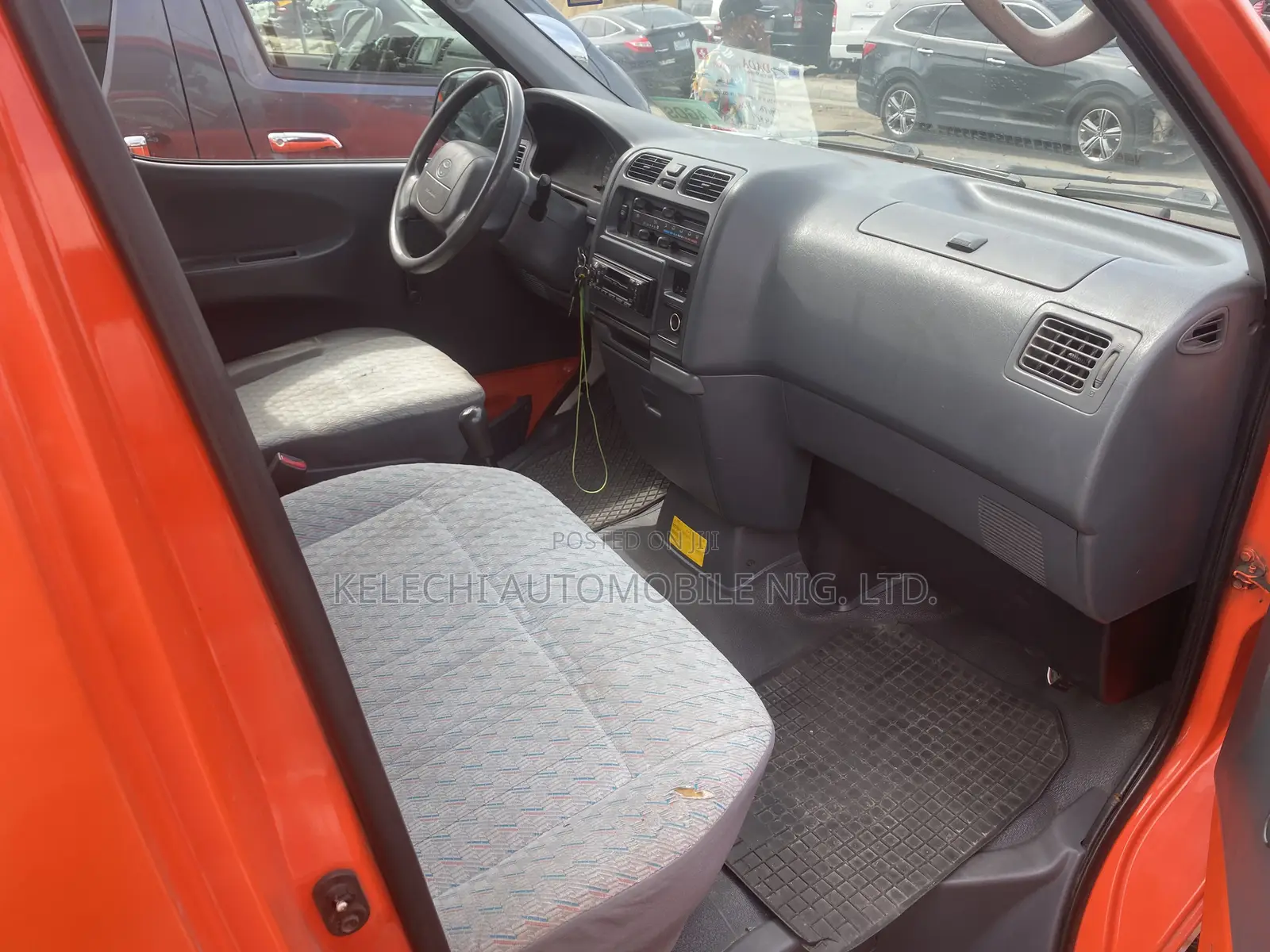 Toyota HiAce 2005 Red