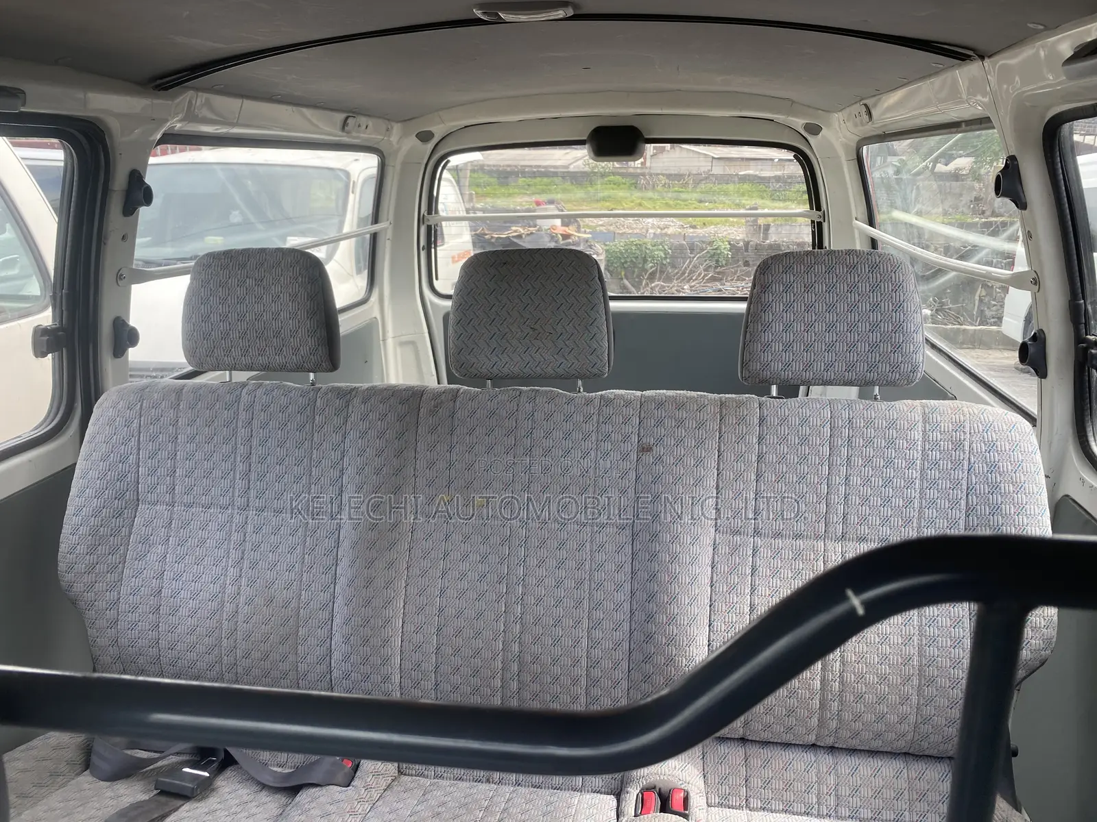 Toyota HiAce 2005 Red