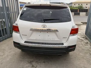 Toyota Highlander Limited 2012 White