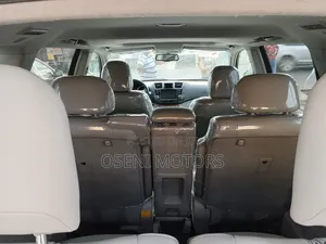 Toyota Highlander Limited 2012 White