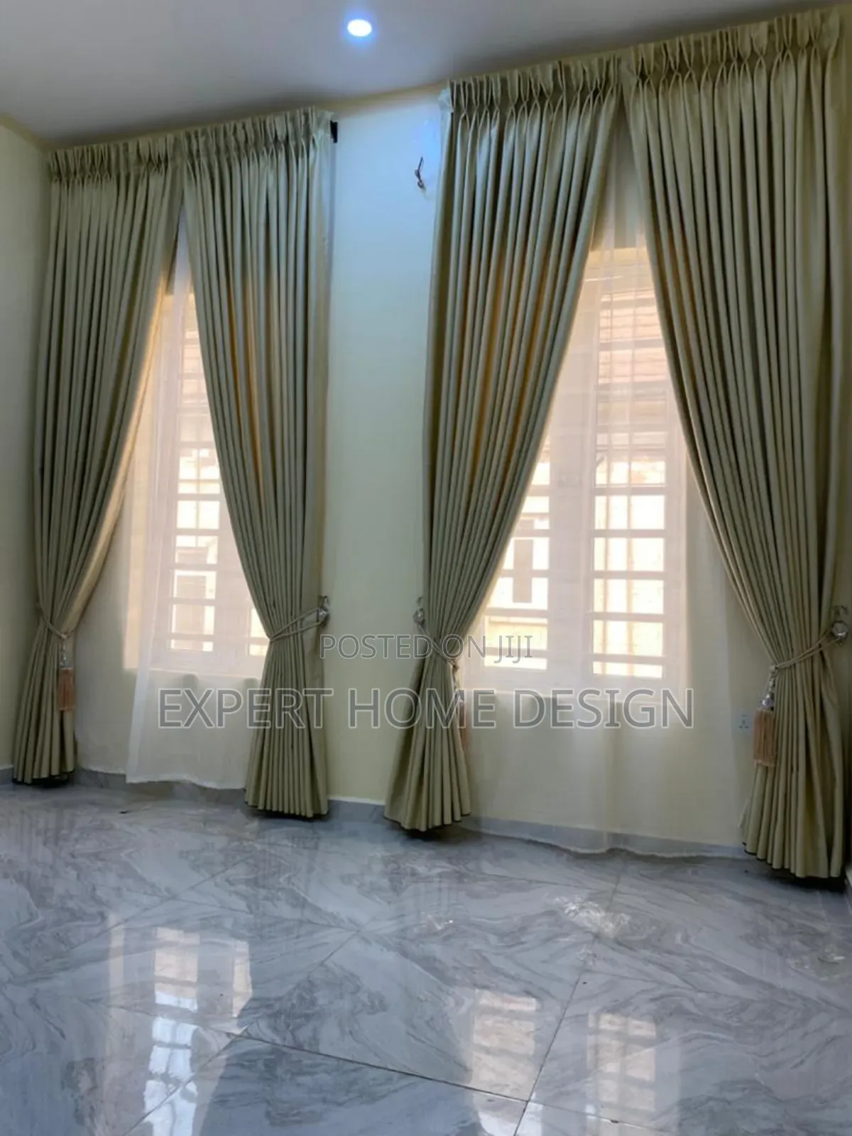 Light Beige Quality Curtain With Accessories