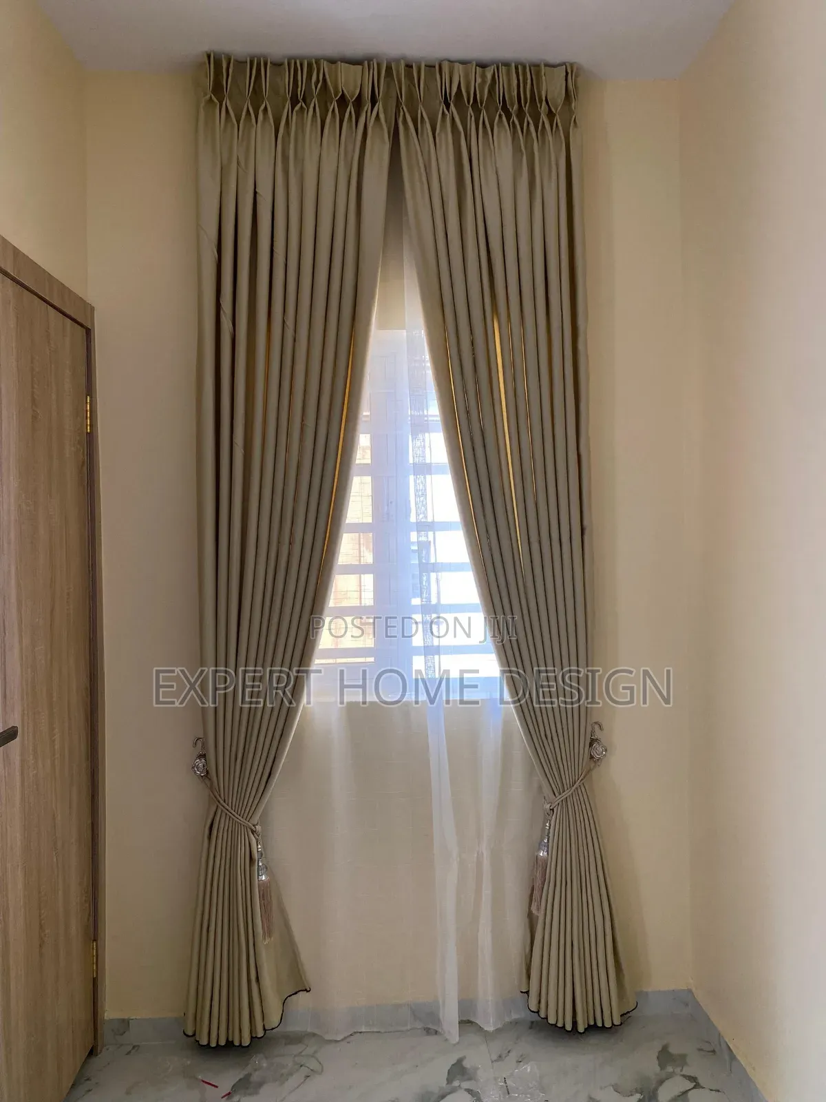 Light Beige Quality Curtain With Accessories