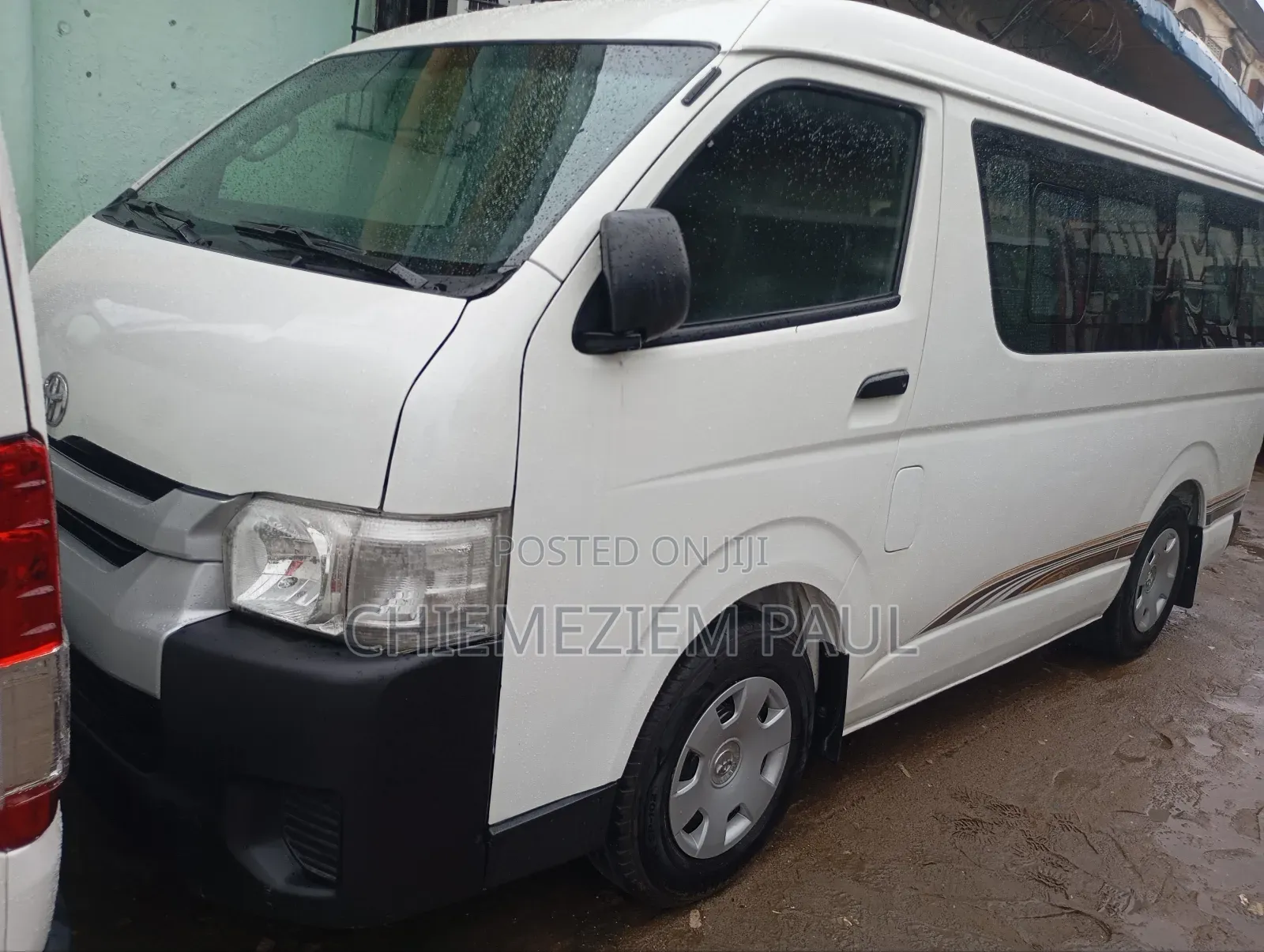 Toyota HiAce 2014 White