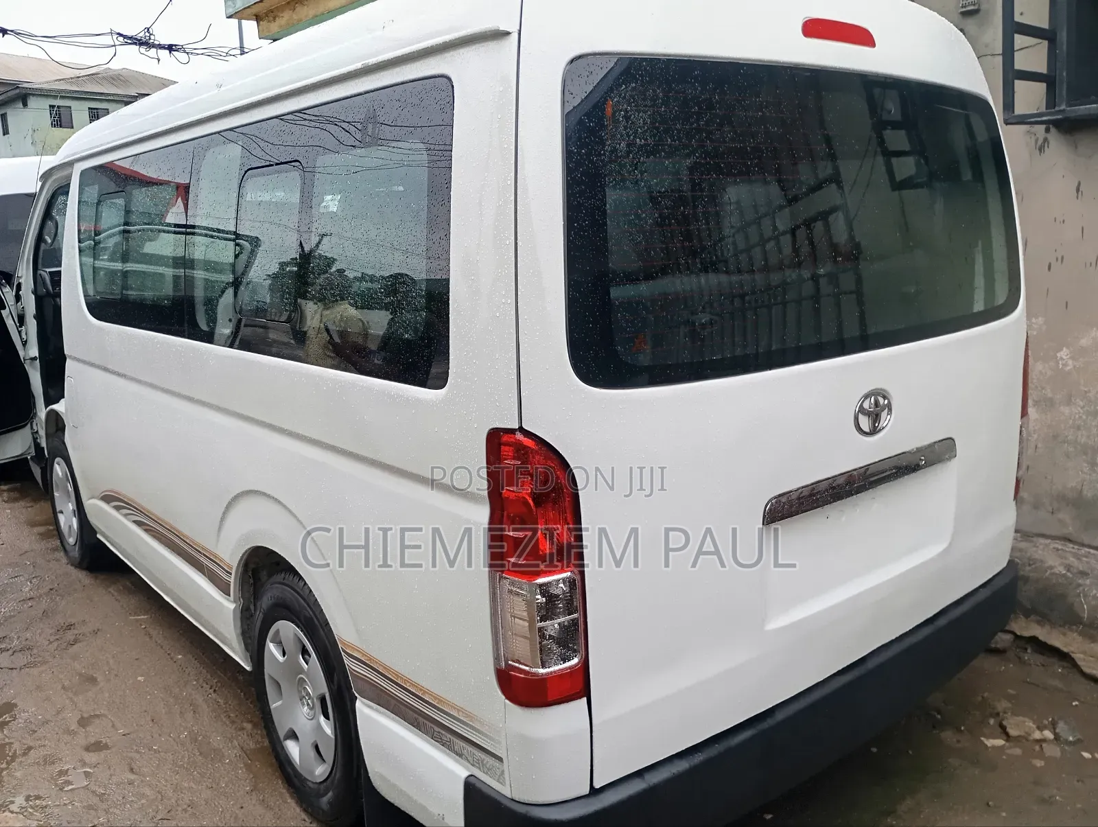 Toyota HiAce 2014 White