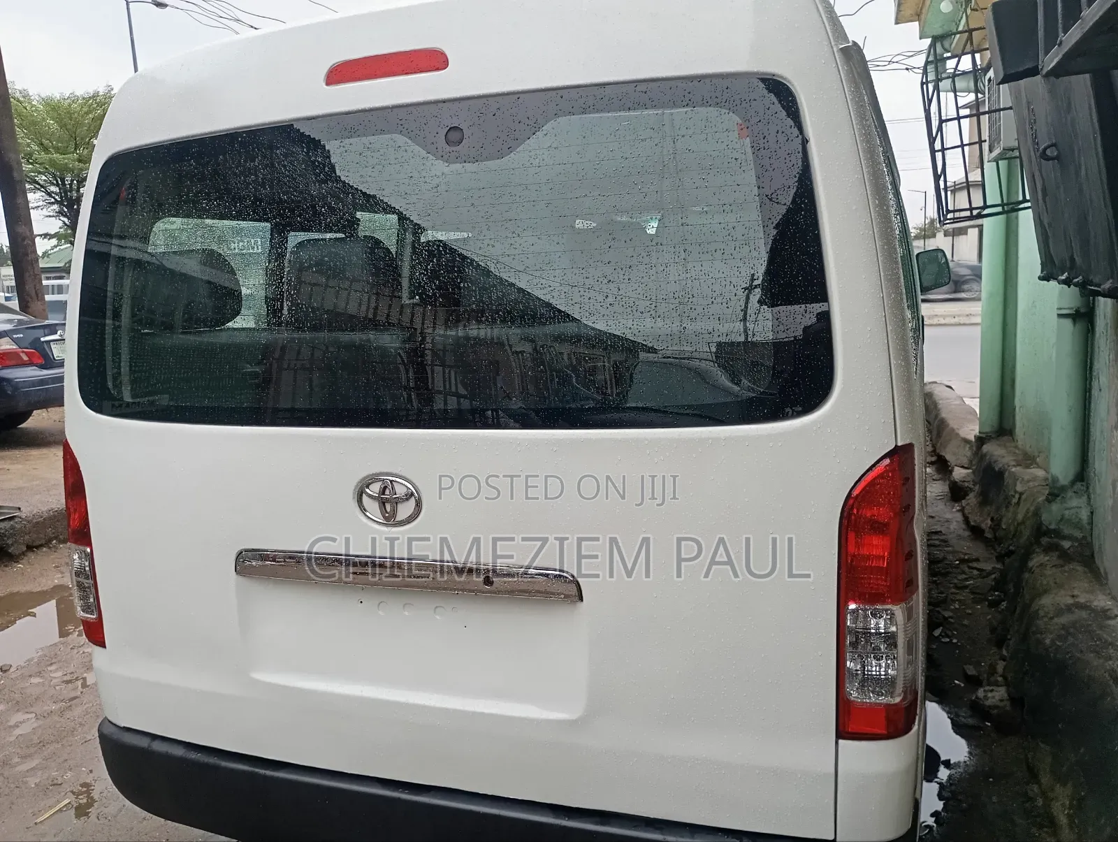 Toyota HiAce 2014 White