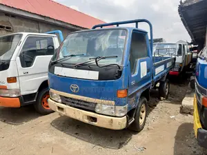 Toyota Dyna 150 First Body New Model 2000