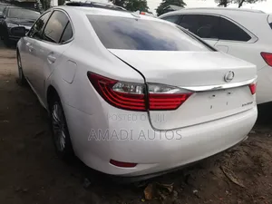 Lexus ES 350 FWD 2013 White