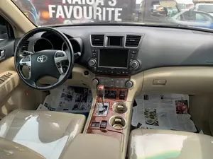 Toyota Highlander 2013 Gold