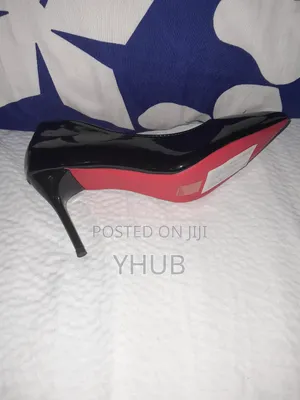 Black Covered Heel Size Big 39/ Small 40 Users