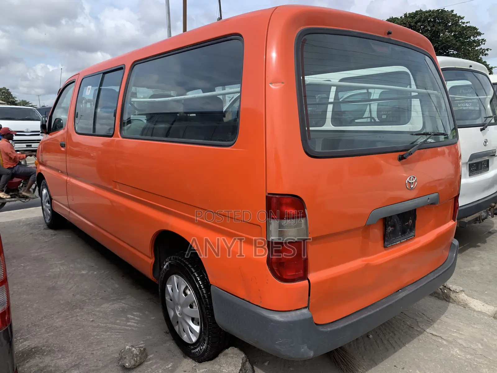 Toyota Grand HiAce 2005 Orange