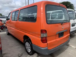 Toyota Grand HiAce 2005 Orange