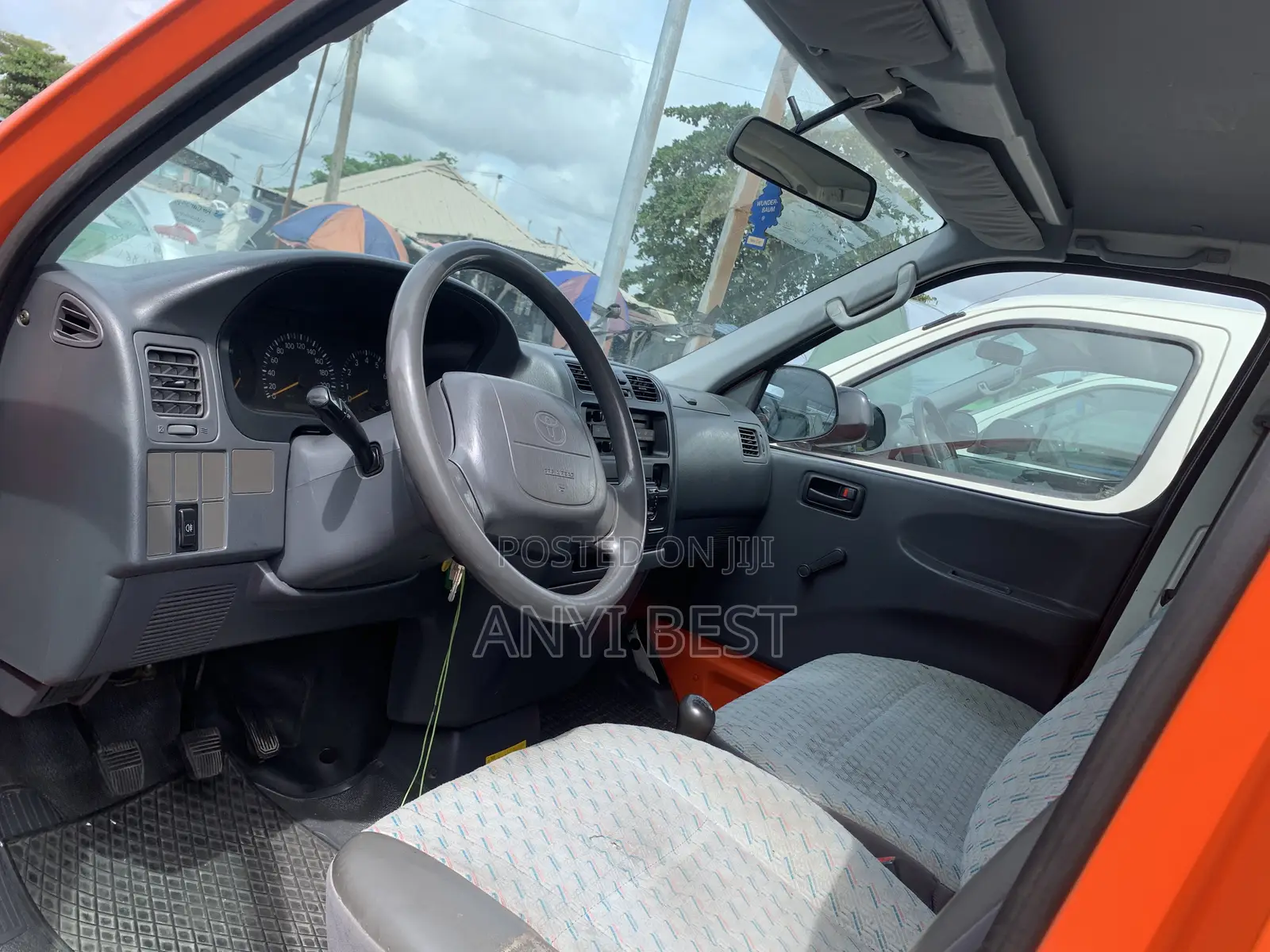 Toyota Grand HiAce 2005 Orange