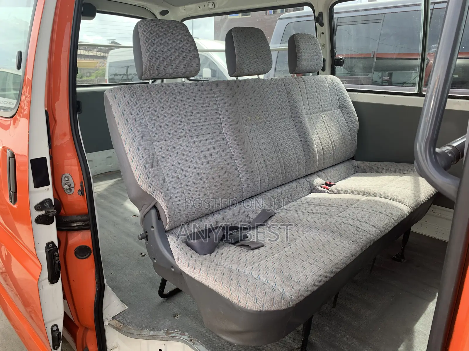 Toyota Grand HiAce 2005 Orange