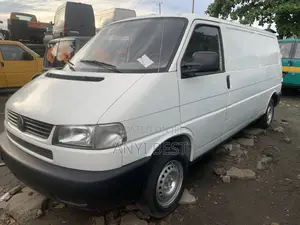 Volkswagen Transporter 2004 White