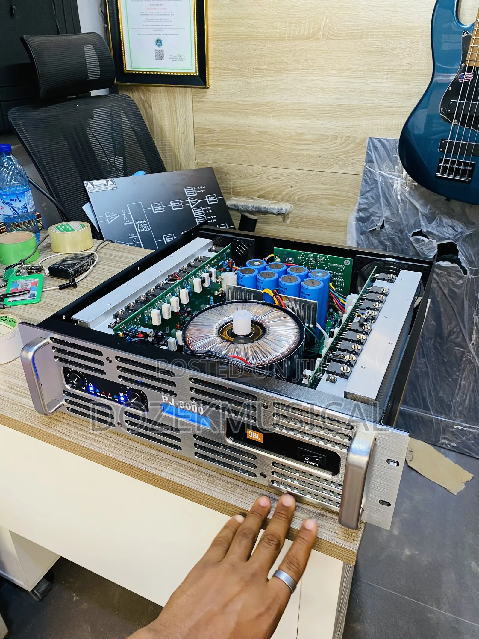 JBL Pj8000 Power Amplifier