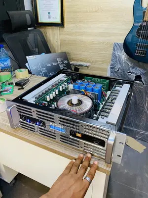 JBL Pj8000 Power Amplifier