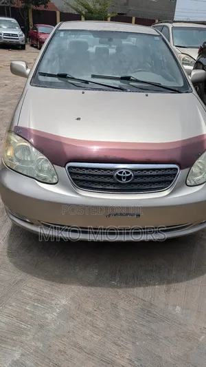 Toyota Corolla LE 2005 Gold