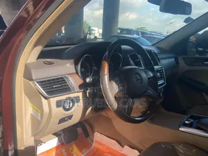 Mercedes-Benz M Class ML350 4MATIC 4dr SUV AWD (3.5L 6cyl 7A) 2014