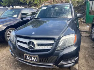 Mercedes-Benz GLK-Class Base GLK 350 4dr AWD 4MATIC (3.5L 6cyl 7A) 2015