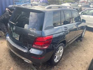 Mercedes-Benz GLK-Class Base GLK 350 4dr AWD 4MATIC (3.5L 6cyl 7A) 2015