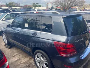 Mercedes-Benz GLK-Class Base GLK 350 4dr AWD 4MATIC (3.5L 6cyl 7A) 2015