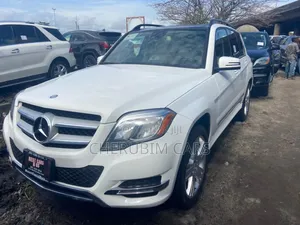 Mercedes-Benz GLK-Class Base GLK 350 4dr AWD 4MATIC (3.5L 6cyl 7A) 2015