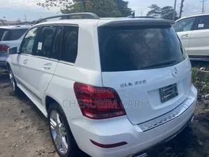 Mercedes-Benz GLK-Class Base GLK 350 4dr AWD 4MATIC (3.5L 6cyl 7A) 2015