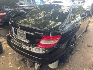 Mercedes-Benz C300 Luxury 4Matic Sedan AWD (3.0L 6cyl 7A) 2011 Black