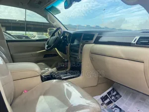 Lexus LX 570 AWD 2016 Gold
