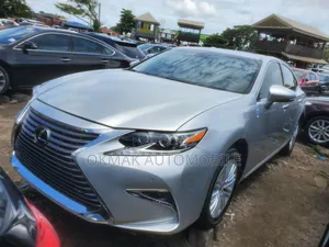 Lexus ES 350 FWD 2014