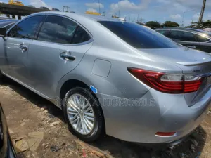 Lexus ES 350 FWD 2014