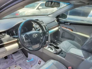 Toyota Camry XLE V6 4dr Sedan (3.5L 6cyl 6A) 2013