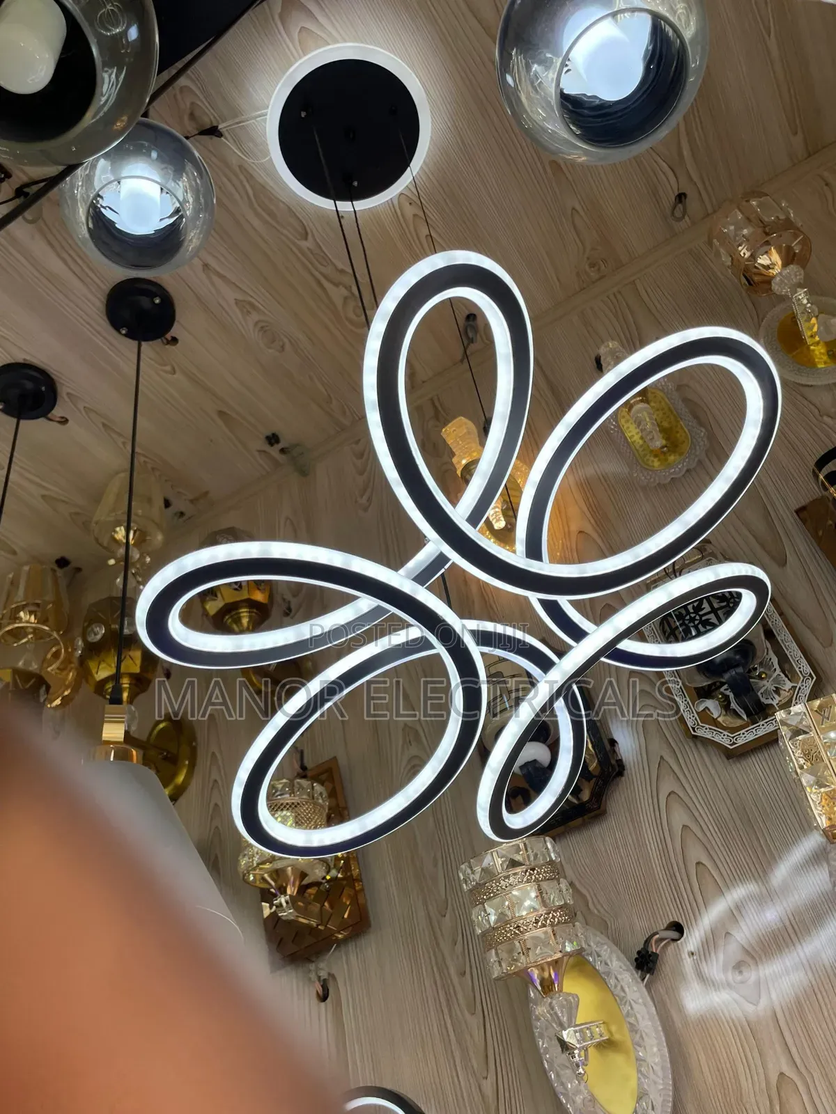 Stylish 3-Color Dropping Chandelier – Modern Led Ceiling Light
